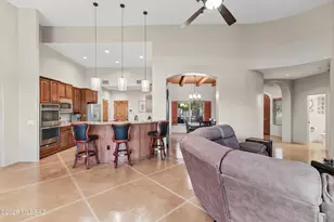 10873 N Pusch Ridge View Pl, Tucson, AZ 85737 - Photo 13