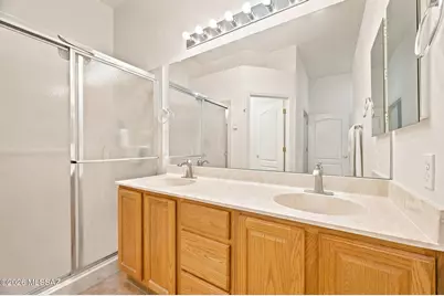 333 W Continental Vista Place, Green Valley, AZ 85614 - Photo 11