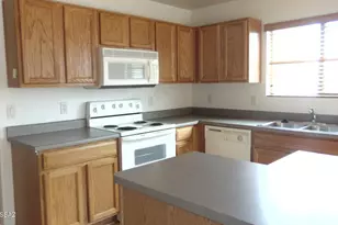 747 W Flaming Arrow Dr, Green Valley, AZ 85614 - Photo 3