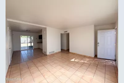 5349 S Greenway Drive, Tucson, AZ 85706 - Photo 9