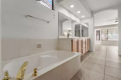 14340 N Rusty Gate Trail, Oro Valley, AZ 85755 - Photo 17