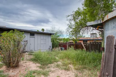 252 W Blacklidge Drive, Tucson, AZ 85705 - Photo 13