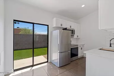 620 E Lester Street #2, Tucson, AZ 85705 - Photo 5
