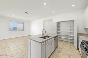 7849 S Sugarbend Dr, Tucson, AZ 85757 - Photo 17