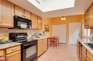 2009 W Misty Hollow Ln, Tucson, AZ 85704 - Photo 9