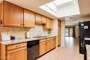 2009 W Misty Hollow Ln, Tucson, AZ 85704 - Photo 5
