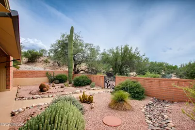 2009 W Misty Hollow Lane, Tucson, AZ 85704 - Photo 3