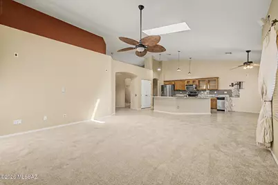 7485 W Victory Court, Tucson, AZ 85743 - Photo 7