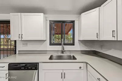 942 W Connecticut Drive, Tucson, AZ 85706 - Photo 9
