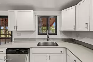 942 W Connecticut Dr, Tucson, AZ 85706 - Photo 9
