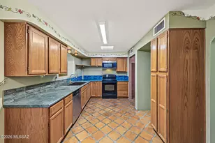9282 E Indio Pl, Tucson, AZ 85749 - Photo 13