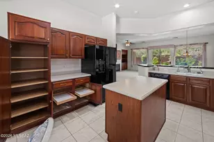 9339 N Whispering Shadows Way, Tucson, AZ 85743 - Photo 21
