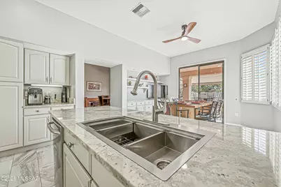 2031 W Placita De Enero, Green Valley, AZ 85622 - Photo 17