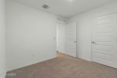 10443 W Guildford Lane, Marana, AZ 85653 - Photo 9