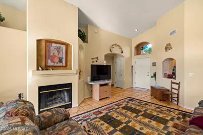 11167 N Desert Flower Drive, Tucson, AZ 85737 - Photo 9