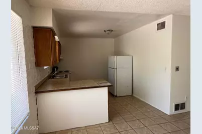 303 E Lester Street, Tucson, AZ 85705 - Photo 9