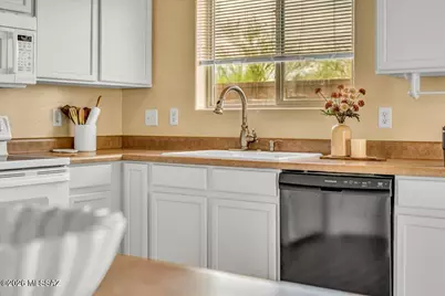 5359 N Willow Thicket Way, Tucson, AZ 85704 - Photo 9