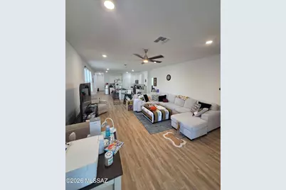 10472 W Thetford Lane, Marana, AZ 85653 - Photo 11