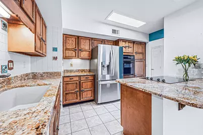 1051 W Camino Velasquez, Green Valley, AZ 85622 - Photo 15