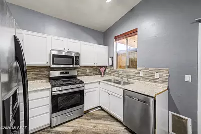 10243 E Desert Skyline Way, Tucson, AZ 85747 - Photo 9