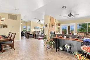 903 W Belltower Dr, Green Valley, AZ 85614 - Photo 5
