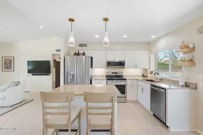 14400 N Crown Point Drive, Oro Valley, AZ 85755 - Photo 11