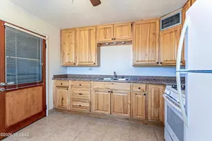 715 N Cody Loop Rd, Oracle, AZ 85623 - Photo 11