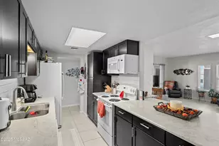 255 N Paseo De Los Conquistadores, Green Valley, AZ 85614 - Photo 15
