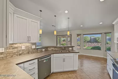 10131 E Hummingbird Meadow Way, Tucson, AZ 85747 - Photo 23