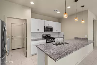 8833 N Sherry Cervi Way, Tucson, AZ 85743 - Photo 15
