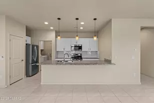 8833 N Sherry Cervi Wy, Tucson, AZ 85743 - Photo 13