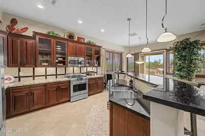 887 W Calle Artistica, Green Valley, AZ 85614 - Photo 17
