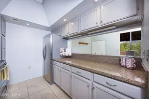 1738 W Dalehaven Cir, Tucson, AZ 85704 - Photo 5