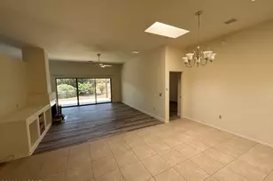 991 W VÃ­a De La Fonda, Green Valley, AZ 85614 - Photo 3