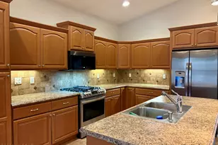 657 S Spanish Steps Dr, Tucson, AZ 85748 - Photo 3