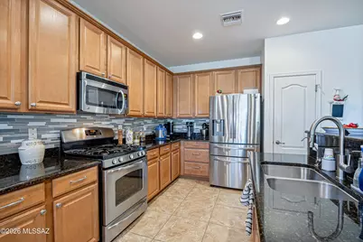 8215 N Willow View Drive, Tucson, AZ 85741 - Photo 17