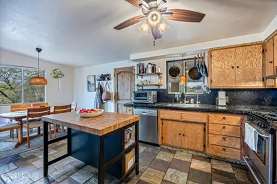 2402 W Wagon Wheel Drive, Tucson, AZ 85745 - Photo 13