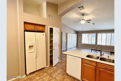 2050 E Cypress Canyon Drive, Green Valley, AZ 85614 - Photo 17