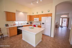 8846 E Desert Verbena Pl, Tucson, AZ 85715 - Photo 3
