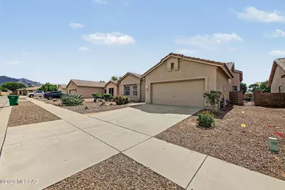 8954 N Upper Bluffs Drive, Tucson, AZ 85742 - Photo 3