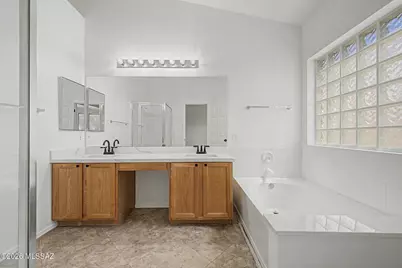8954 N Upper Bluffs Drive, Tucson, AZ 85742 - Photo 19