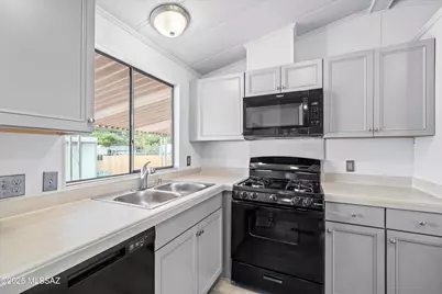 1432 W Buena Tierra Place, Tucson, AZ 85705 - Photo 11