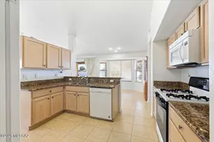 10229 E Gray Hawk Dr, Tucson, AZ 85730 - Photo 17
