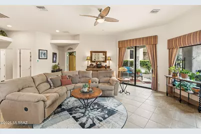 668 W Camino Del Bondadoso, Green Valley, AZ 85614 - Photo 11