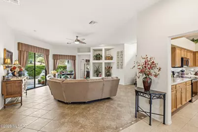 668 W Camino Del Bondadoso, Green Valley, AZ 85614 - Photo 5