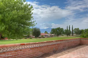 742 N Abrego Dr, Green Valley, AZ 85614 - Photo 7