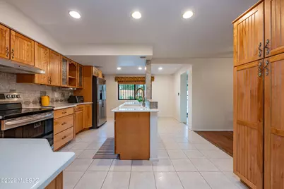 6880 E Hawthorne Circle, Tucson, AZ 85710 - Photo 19
