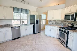 11122 N Desert Flower Dr, Tucson, AZ 85737 - Photo 9