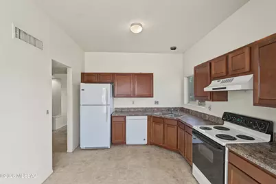 8280 N Suwannee Drive, Tucson, AZ 85741 - Photo 11