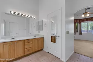 2702 S Falcon View Dr, Tucson, AZ 85713 - Photo 27